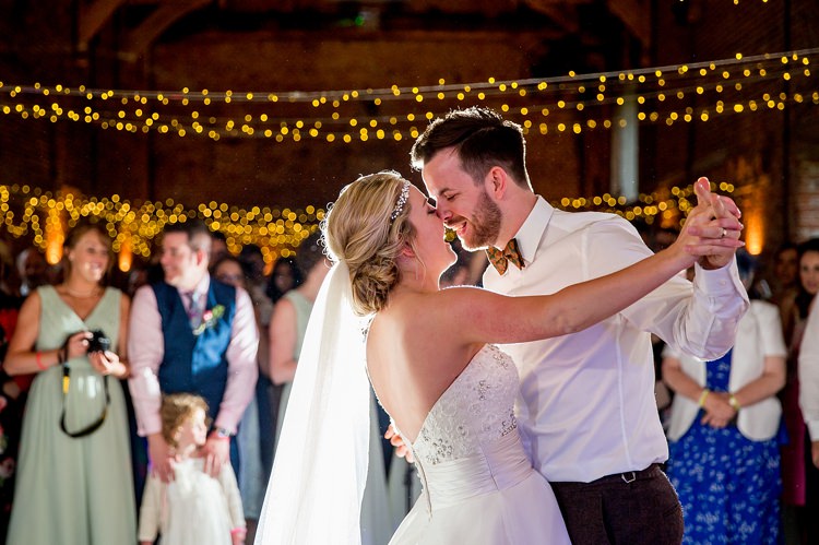 Pretty Relaxed Countryside Wedding http://katherineashdown.co.uk/