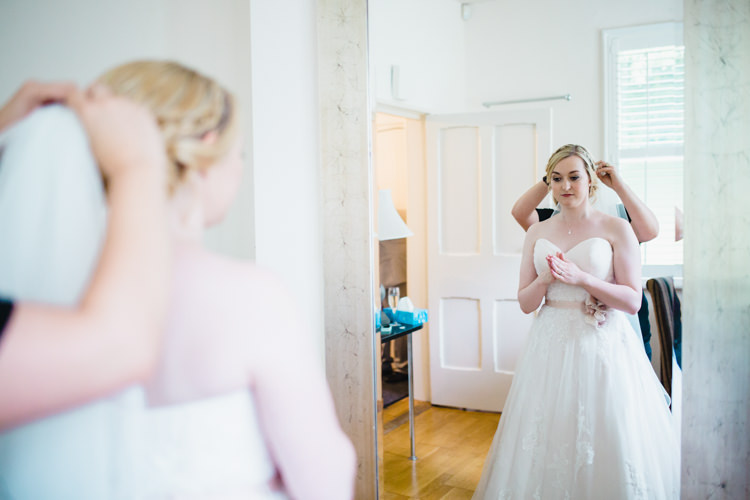Soft Navy Pink Classic Wedding http://www.racheljoycephotography.co.uk/