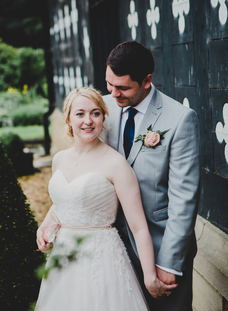 Soft Navy Pink Classic Wedding http://www.racheljoycephotography.co.uk/