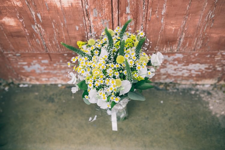 Daisy Billy Ball Yellow White Flowers Bouquet Bride Bridal Bohemian Home Made Farm Wedding http://www.jessyarwood.co.uk/