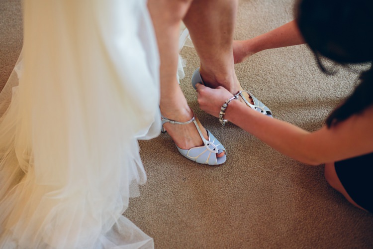 Whimsical Floral Lodge Wedding http://www.hdmphotography.co.uk/