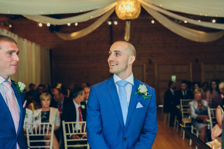 Whimsical Floral Lodge Wedding http://www.hdmphotography.co.uk/