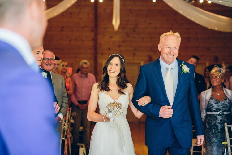 Whimsical Floral Lodge Wedding http://www.hdmphotography.co.uk/