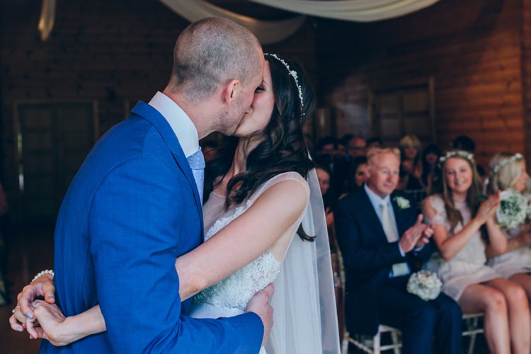 Whimsical Floral Lodge Wedding http://www.hdmphotography.co.uk/