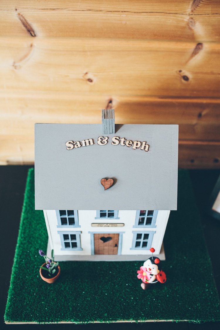 House Card Box Whimsical Floral Lodge Wedding http://www.hdmphotography.co.uk/