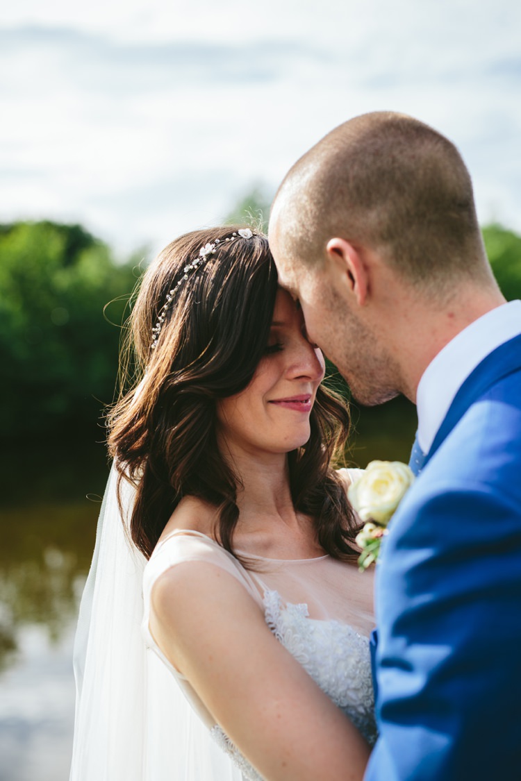 Hair Bride Bridal Waves Hair Band Accessory Veil Whimsical Floral Lodge Wedding http://www.hdmphotography.co.uk/