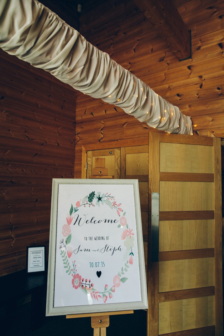 Welcome Sign Stationery Poster Whimsical Floral Lodge Wedding http://www.hdmphotography.co.uk/