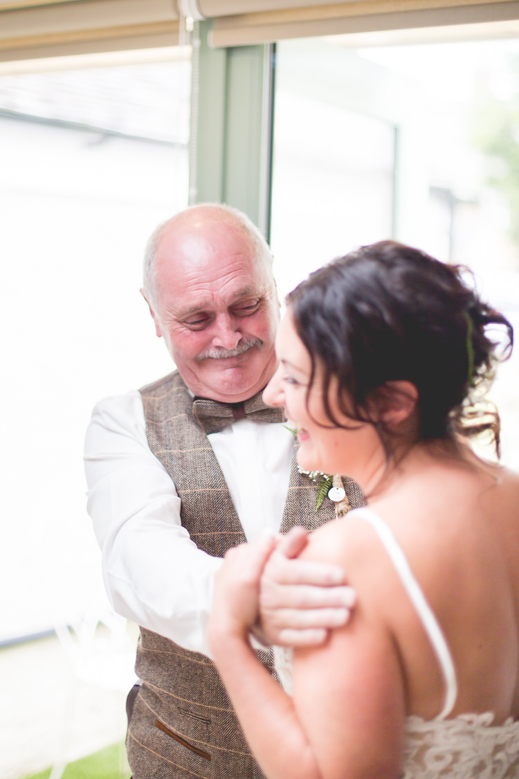 Hand Made Rustic White Wedding http://www.sarahhortonphotography.co.uk/