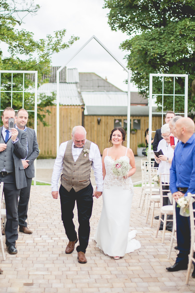Alcumlow Hall Farm Hand Made Rustic White Wedding http://www.sarahhortonphotography.co.uk/