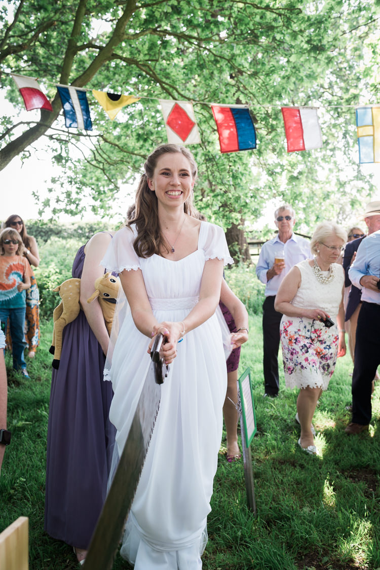 Boho Bohemian Bride Bridal Dress Gown Daisies Outdoor DIY Farm Wedding http://www.markewelsphotography.com/