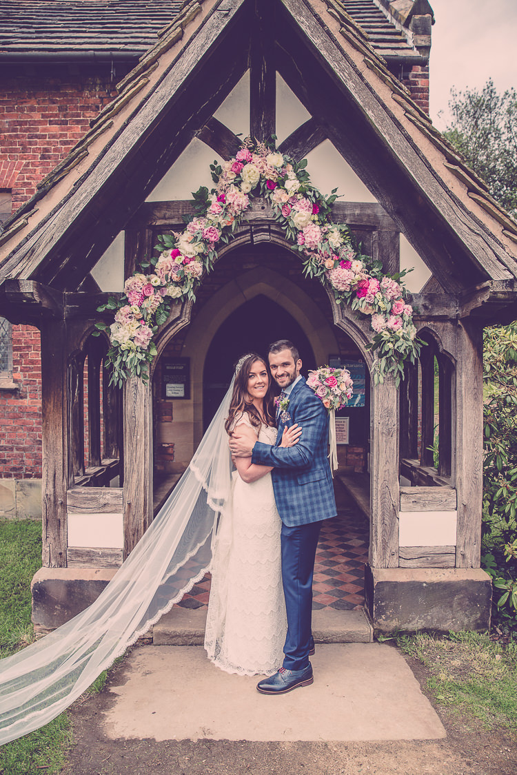Relaxed English Country Garden Party Wedding http://hayleybaxterphotography.com/