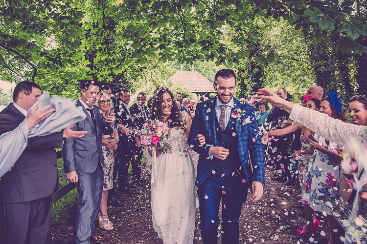 Confetti Throw Relaxed English Country Garden Party Wedding http://hayleybaxterphotography.com/