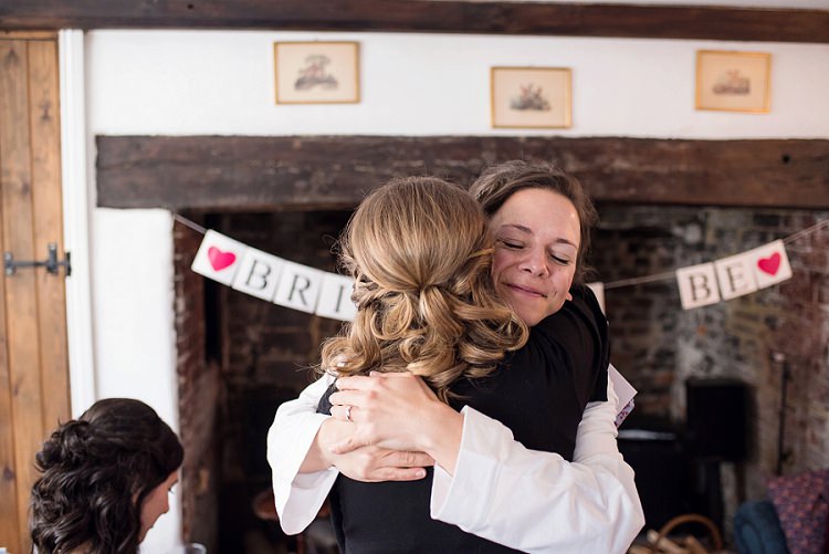 Stylish Floral Barn Wedding http://www.sarareeve.com/