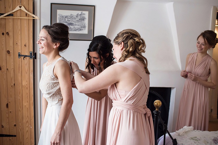 Stylish Floral Barn Wedding http://www.sarareeve.com/