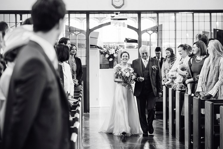 Stylish Floral Barn Wedding http://www.sarareeve.com/