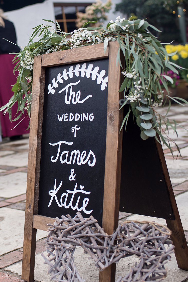 Black Chalk Board Sign Foliage Greenery Stylish Floral Barn Wedding http://www.sarareeve.com/