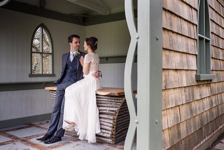 Stylish Floral Barn Wedding http://www.sarareeve.com/