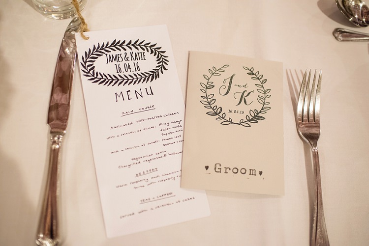 Illustrated Stationery Greenery Foliage Menu Place Setting Carn Name Stylish Floral Barn Wedding http://www.sarareeve.com/