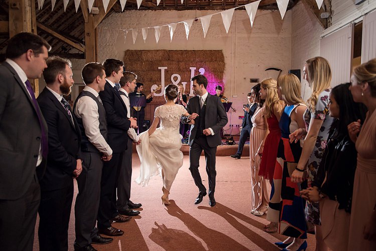 Stylish Floral Barn Wedding http://www.sarareeve.com/
