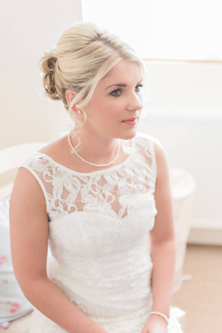 Hair Make Up Bride Bridal Natural Pretty Fresh Pink Barn Wedding http://www.charlotteleysphotography.co.uk/
