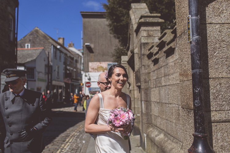 Relaxed Seaside St Ives Wedding http://www.wearetheclarkes.com/