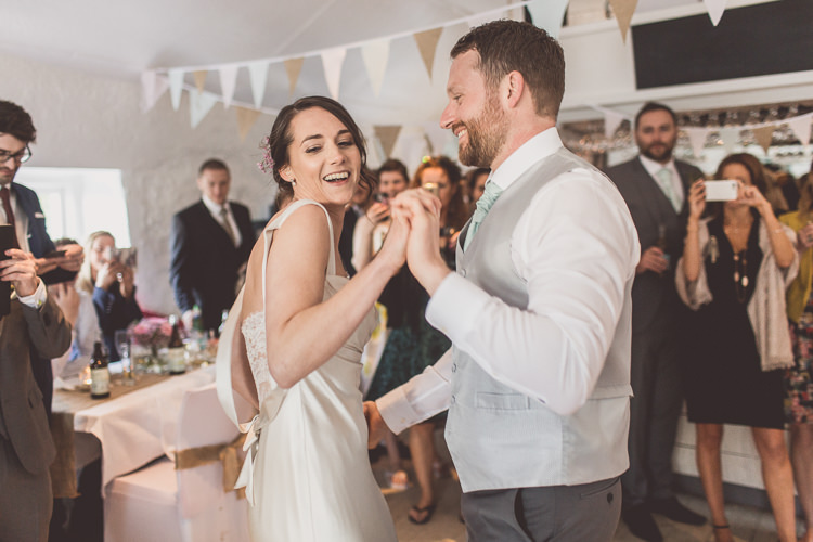 Relaxed Seaside St Ives Wedding http://www.wearetheclarkes.com/