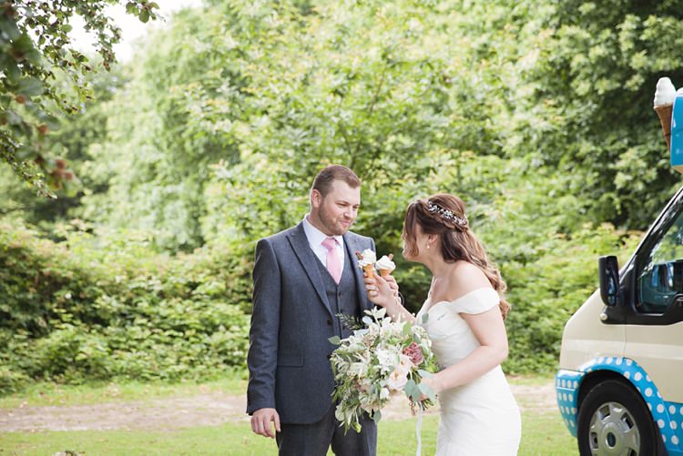Pink Rustic Tipi Woodland Wedding http://kerryannduffy.com/