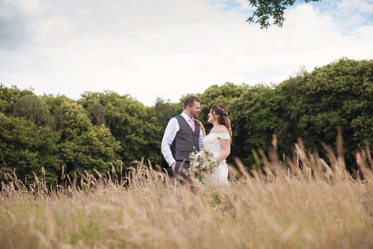 Pink Rustic Tipi Woodland Wedding http://kerryannduffy.com/