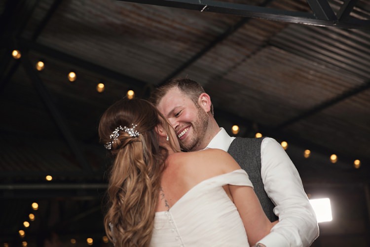 Pink Rustic Tipi Woodland Wedding http://kerryannduffy.com/