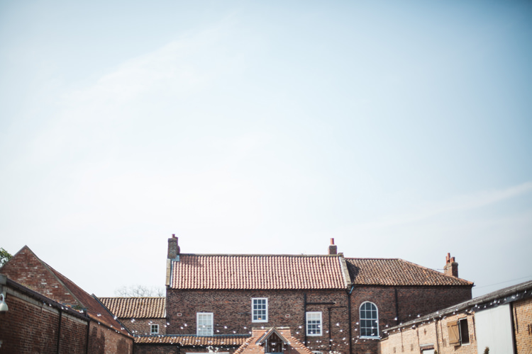 Classic Outdoor Country House Wedding http://www.leahhensonweddings.com/