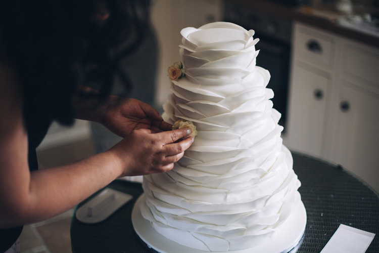 Classic Outdoor Country House Wedding http://www.leahhensonweddings.com/