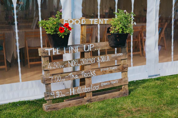 Wooden Palett Sign Creative Festival Wedding http://benjaminstuart.co.uk/