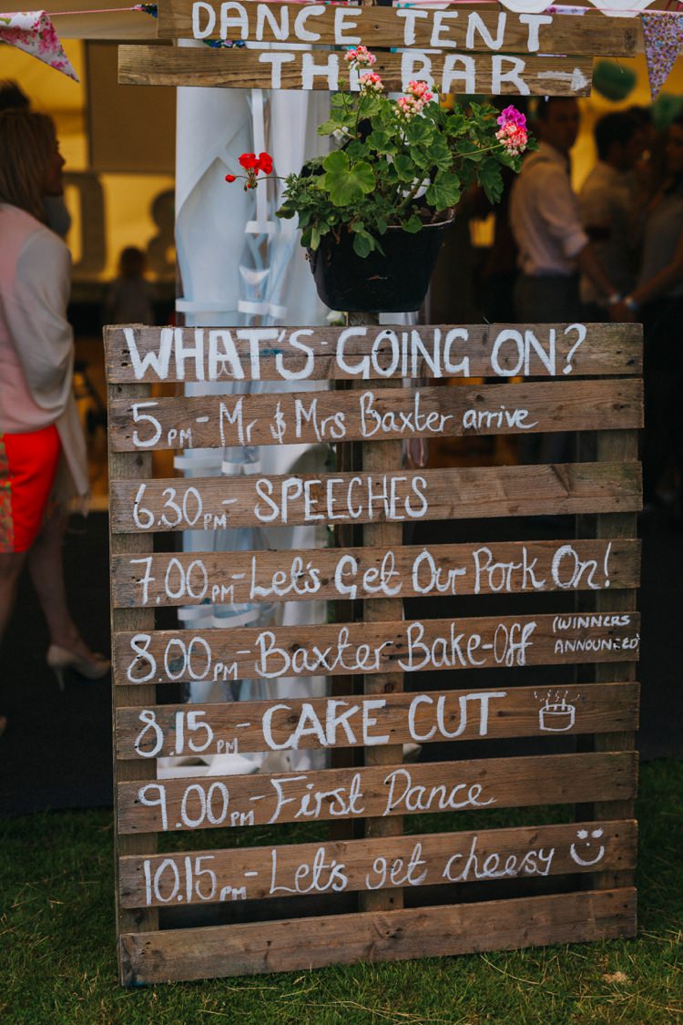 Wooden Pallet Sign Creative Festival Wedding http://benjaminstuart.co.uk/