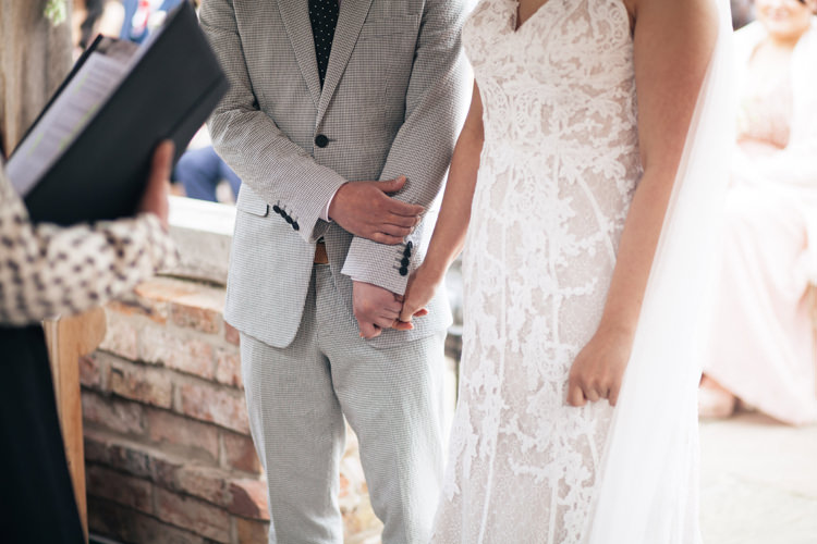 Classic Outdoor Country House Wedding http://www.leahhensonweddings.com/