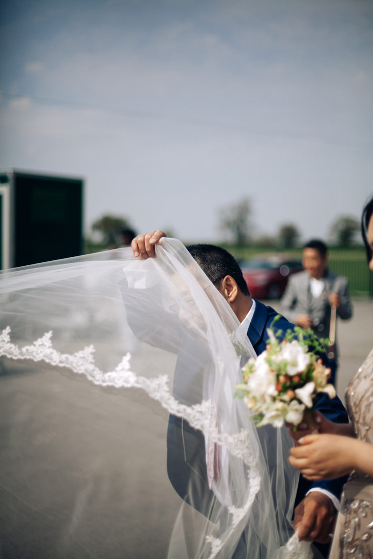 Classic Outdoor Country House Wedding http://www.leahhensonweddings.com/