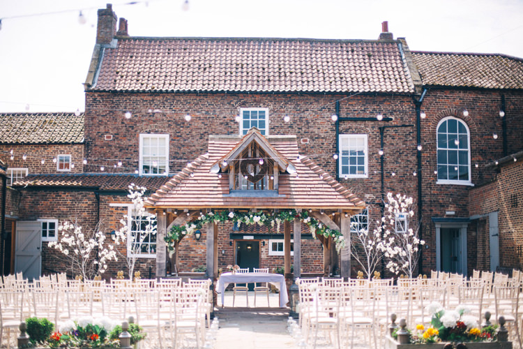Hornington Manor Classic Outdoor Country House Wedding http://www.leahhensonweddings.com/