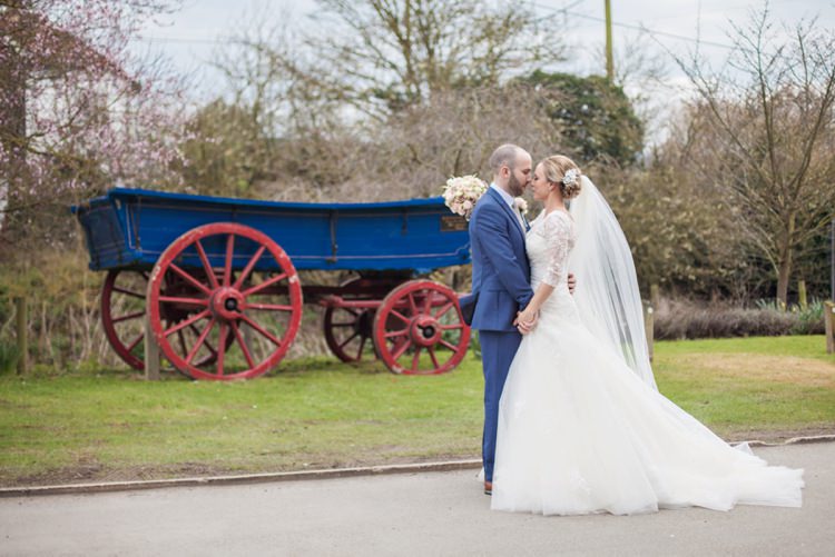 Cosy Winter Barn Wedding http://kerryannduffy.com/