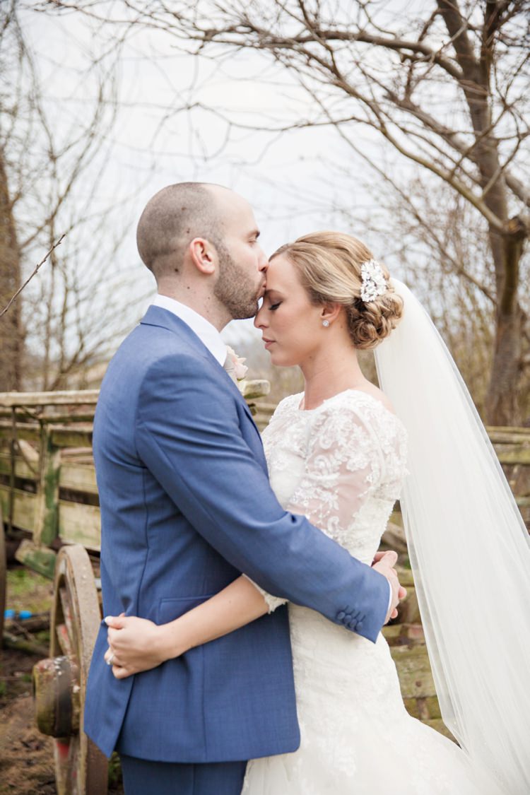 Cosy Winter Barn Wedding http://kerryannduffy.com/