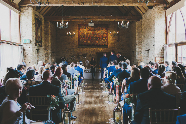 Rustic Coral Barn Wedding http://jasonwilliamsphotography.com/