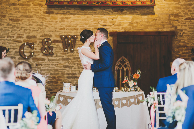 Rustic Coral Barn Wedding http://jasonwilliamsphotography.com/