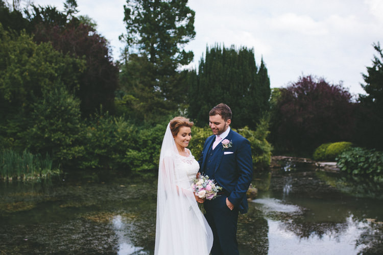 Classic Pink English Country Garden Wedding http://www.elliegracephotography.co.uk/
