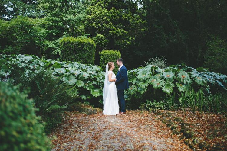 Classic Pink English Country Garden Wedding http://www.elliegracephotography.co.uk/