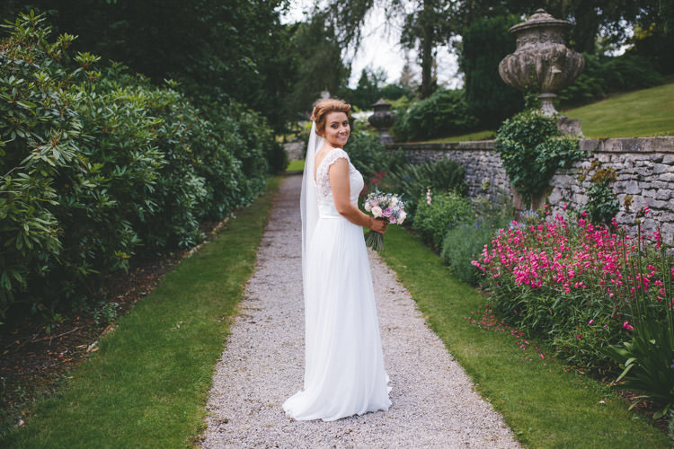 Classic Pink English Country Garden Wedding http://www.elliegracephotography.co.uk/