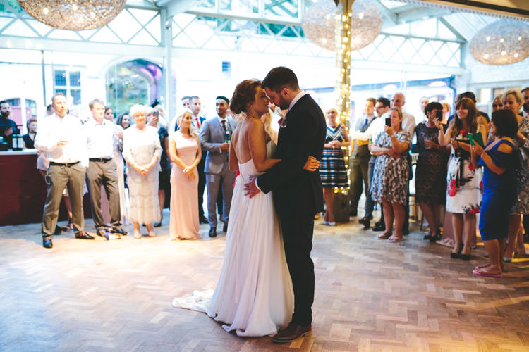 Classic Pink English Country Garden Wedding http://www.elliegracephotography.co.uk/
