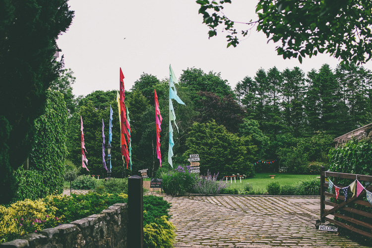Home Made Glastonbury Festival Wedding http://www.emmaboileau.co.uk/