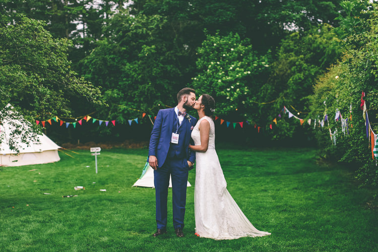 Home Made Glastonbury Festival Wedding http://www.emmaboileau.co.uk/