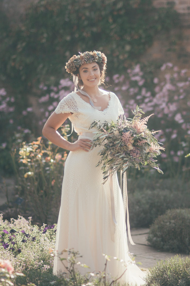 Fine Art Boho Luxe Garden Wedding Ideas http://www.lucygphotography.co.uk/