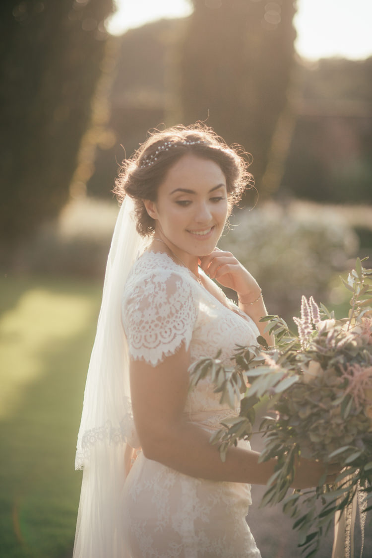 Fine Art Boho Luxe Garden Wedding Ideas http://www.lucygphotography.co.uk/