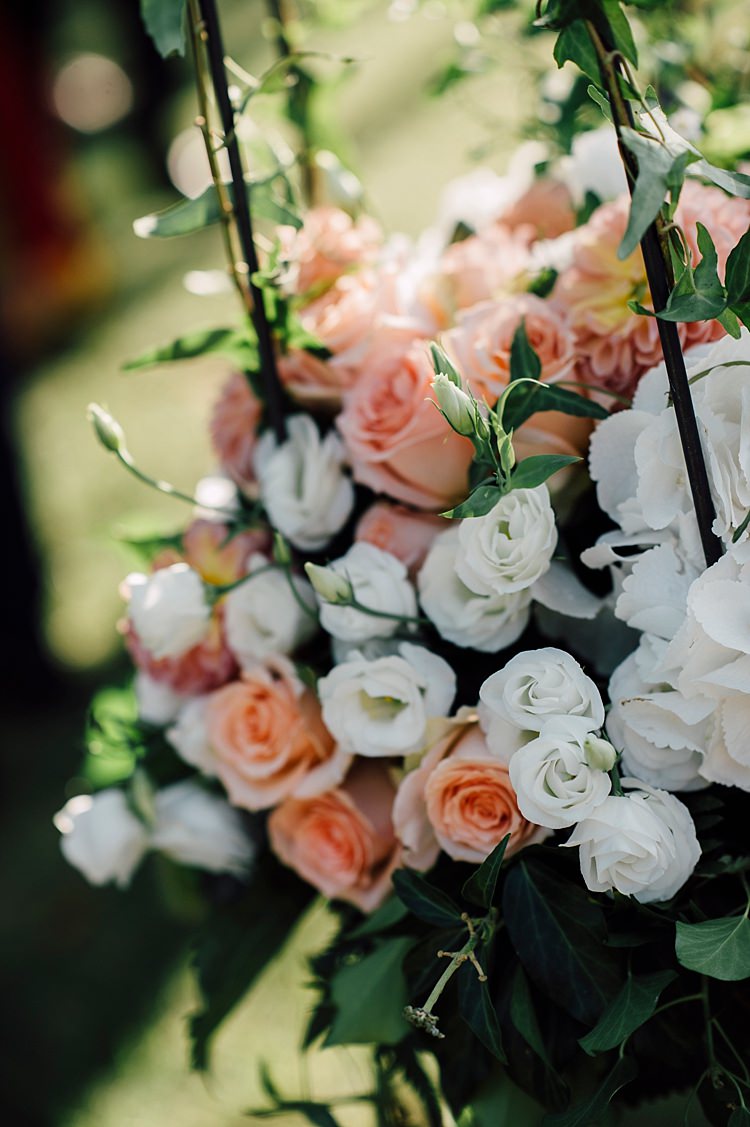 White Peach Florals Roses Peonies Hydrangea Greenery Outdoor Floral Countryside Wedding Veneto http://serenagenovese.com/