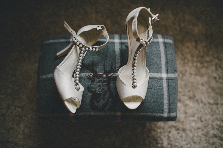 Woodland Inspired Autumn Wedding http://www.kerrydiamondphotography.com/